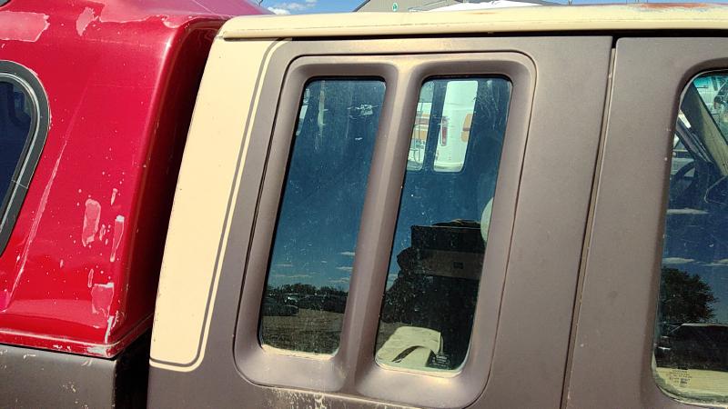 1988 Ford Pickup F150 Series Quarter Panel Moulding RH