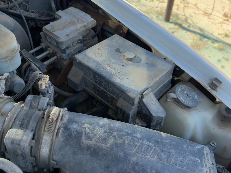 2000-2005 Blazer S10/jimmy S15 Engine Fuse Box