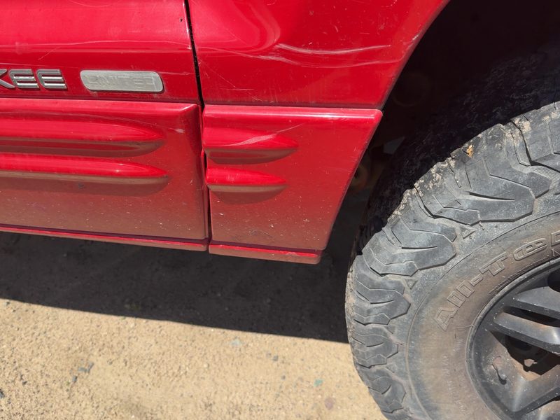1999-2004 Jeep Grand Cherokee Fender Moulding RH