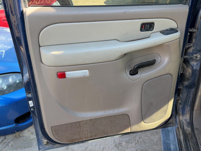 2003 Chevy/gmc Suburban 1500 Series Rear Door Trim Panel LH