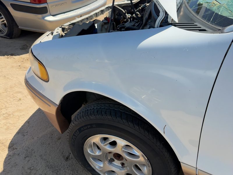 1996-1998 Mercury Villager Fender LH