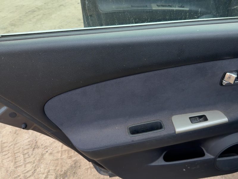 2005-2006 Nissan Altima Rear Door Trim Panel LH