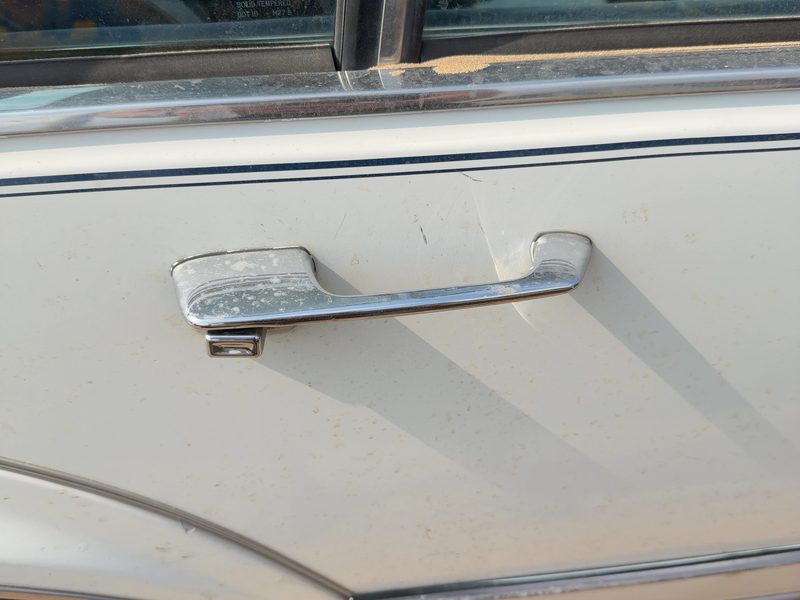 1986 Oldsmobile Ninety-eight (80 & Up) Outside Door Handle RH