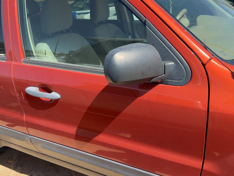 2005-2007 Ford Escape Front Door RH