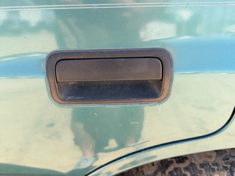 1995 Isuzu Rodeo Outside Door Handle LH