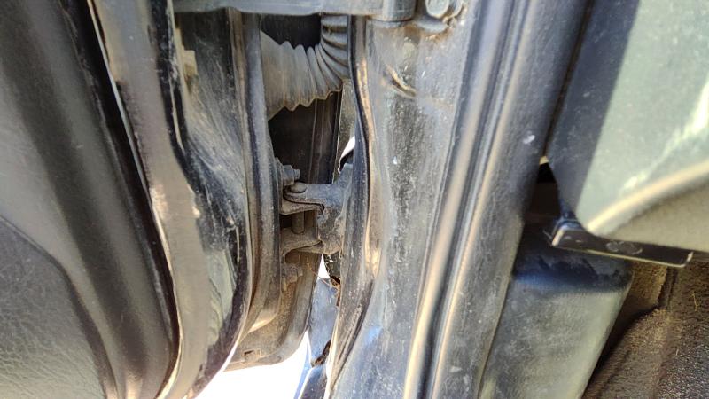 2002 Infiniti G20 Front Door Hinge LH