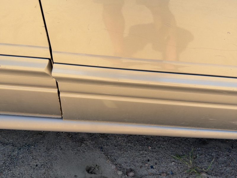 2000-2005 Buick Lesabre (80 & Up) Front Door Moulding RH
