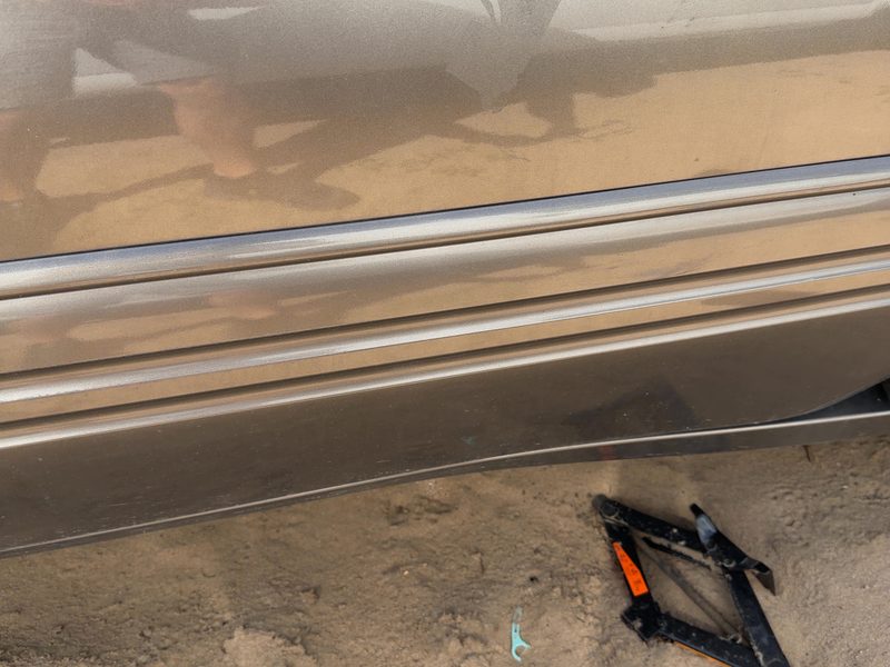 1999 Pontiac Bonneville (80 & Up) Front Door Moulding RH