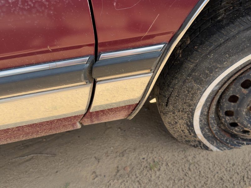 1986 Buick Park Avenue (80&up) Fender Moulding RH