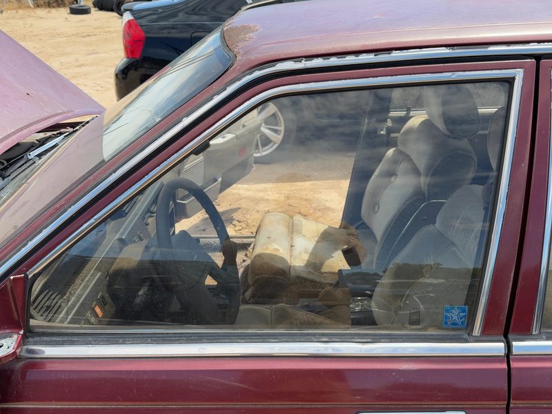 1985-1988 Nissan Maxima Front Door Glass/Window LH