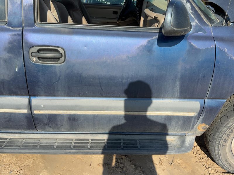 1999-2007 Chevy/gmc Suburban 1500 Series Front Door RH