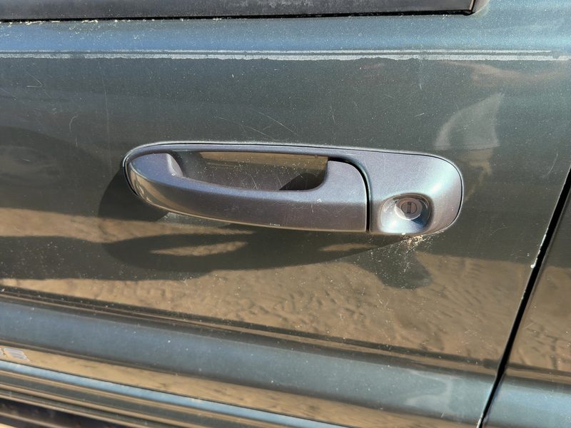 2000-2004 Jeep Grand Cherokee Outside Door Handle LH
