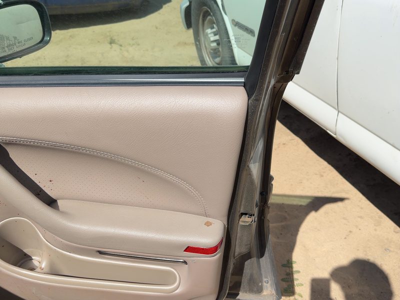 1999 Pontiac Bonneville (80 & Up) Front Door Trim Panel RH