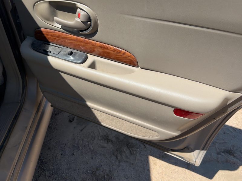 2000-2003 Buick Lesabre (80 & Up) Rear Door Trim Panel RH