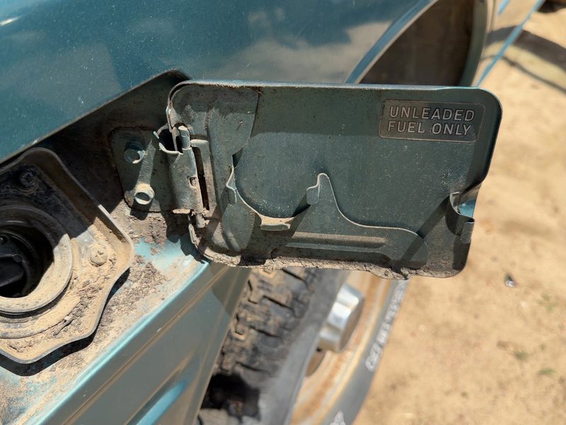 1995 Isuzu Rodeo Fuel Tank Door