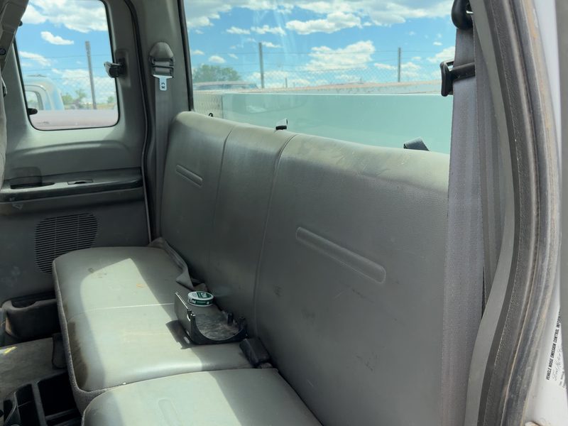 2005 Ford F350 Super Duty Pickup Rear Seat Belt RH