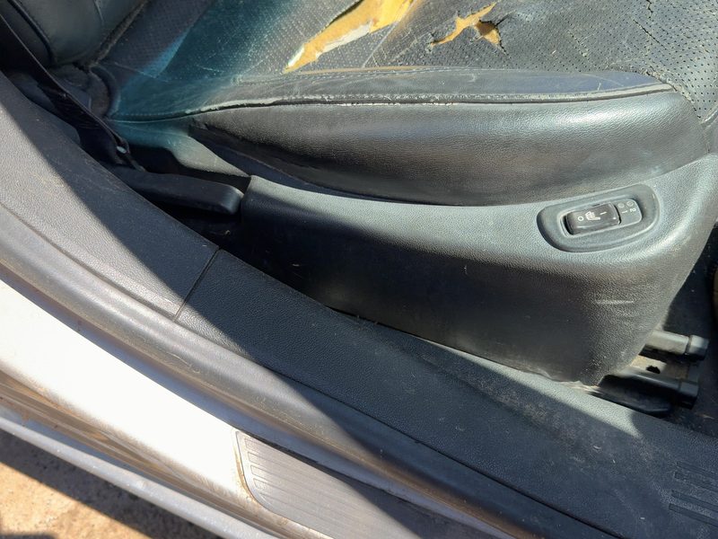 2005 Pontiac G6 Seat Track RH