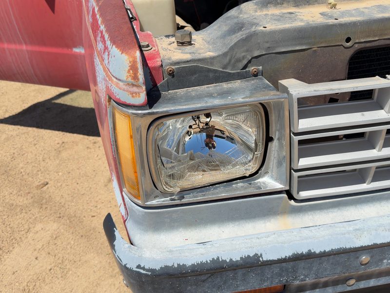 1982-1990 S10/s15/sonoma Pickup Headlight Door RH