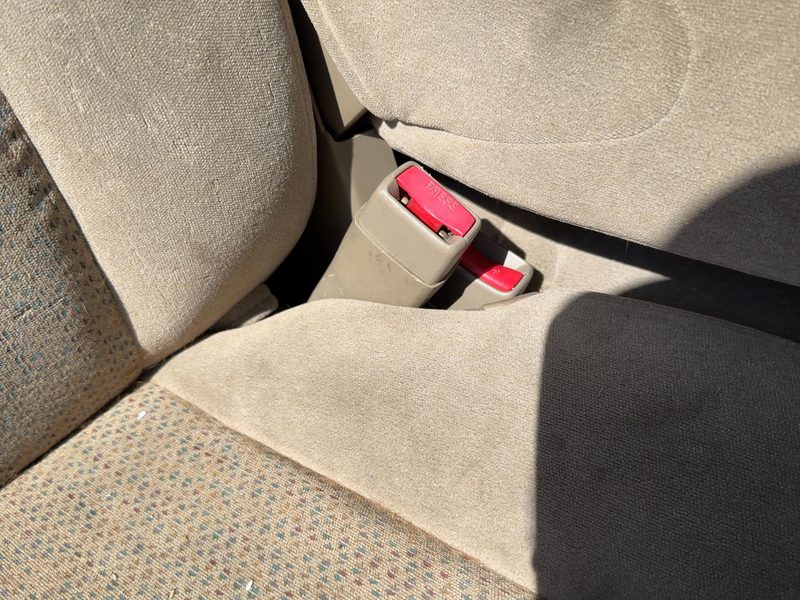 2003-2007 Chevrolet 2500 Silverado Pickup Front Seat Belt RH
