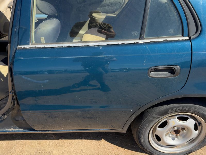 1998-2002 Toyota Corolla (also See FX 87-88) Rear Door LH