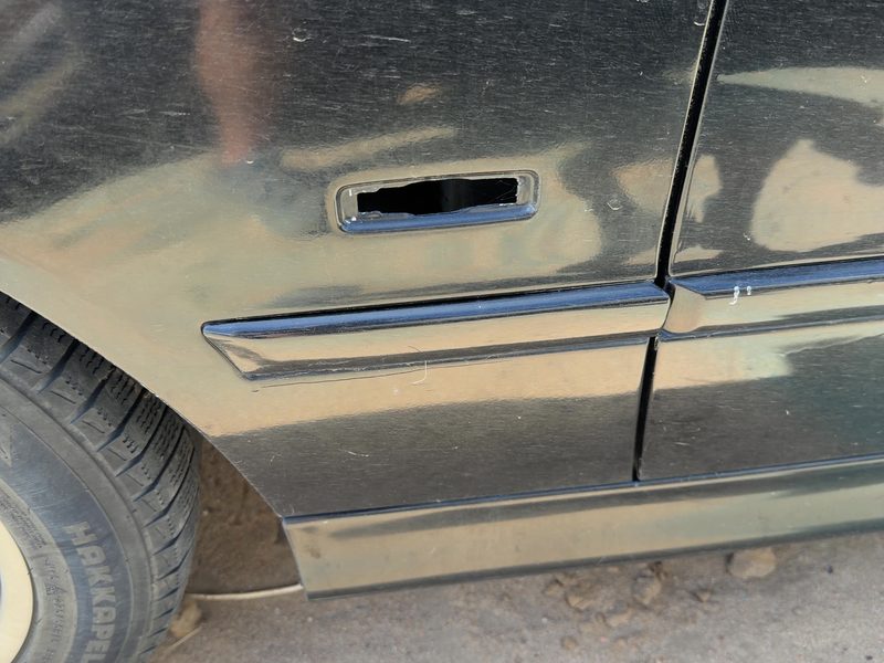 1997-2003 BMW 530i Fender Moulding LH