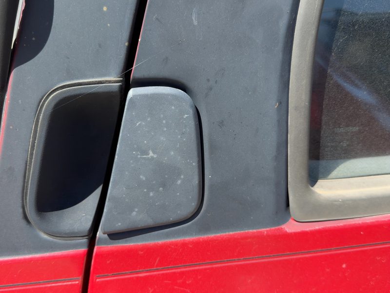 1994 Nissan Pathfinder Outside Door Handle RH