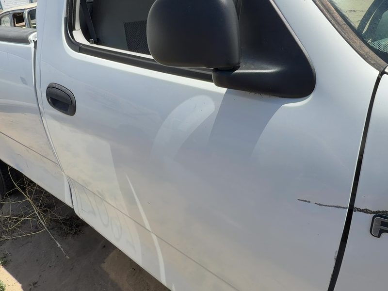 1998-2004 Ford Pickup F150 Series Front Door RH