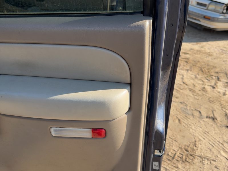 2003 Chevy/gmc Suburban 1500 Series Rear Door Trim Panel RH