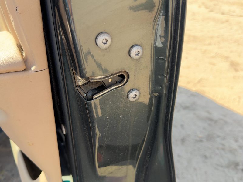 2000-2006 BMW X5 Front Door Latch RH