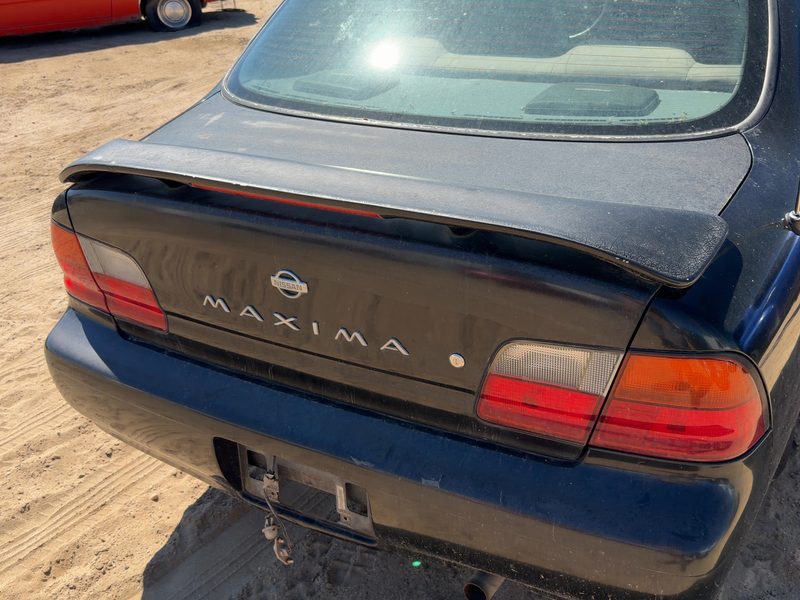 1995-1996 Nissan Maxima Trunk/Decklid/Hatch/Tailgate