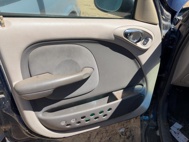 2001-2002 Pt Cruiser Front Door Trim Panel LH