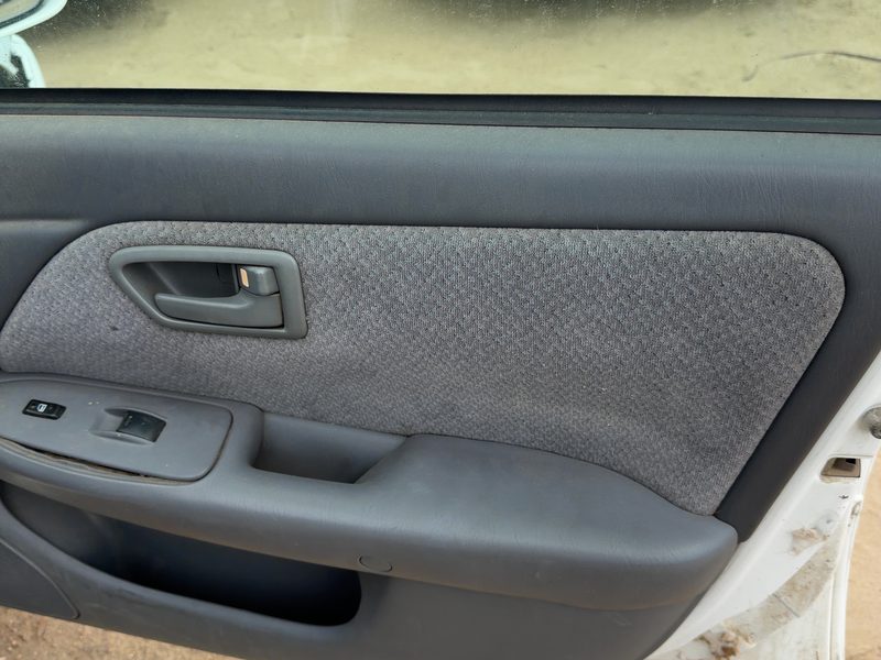 2000-2001 Toyota Camry Front Door Trim Panel RH