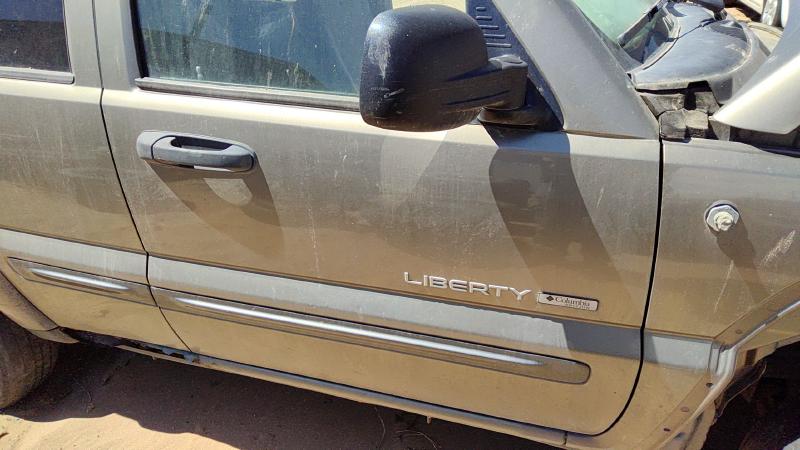 2002-2007 Jeep Liberty Front Door RH