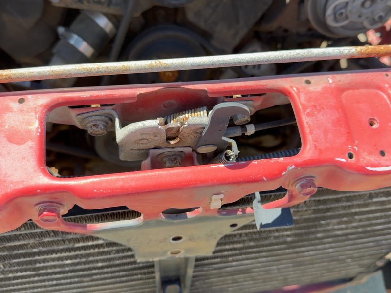 1993-1995 Nissan Pathfinder Radiator Support