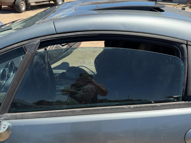 2006-2012 Mitsubishi Eclipse Front Door Glass/Window LH