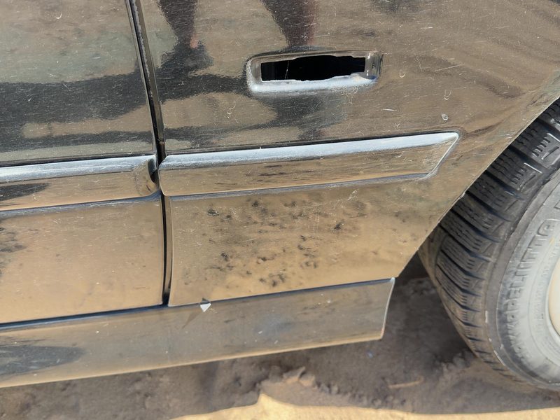 1997-2003 BMW 530i Fender Moulding RH