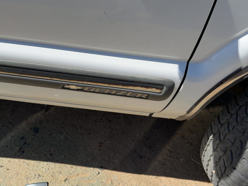 1998-2001 Blazer S10/jimmy S15 Front Door Moulding RH