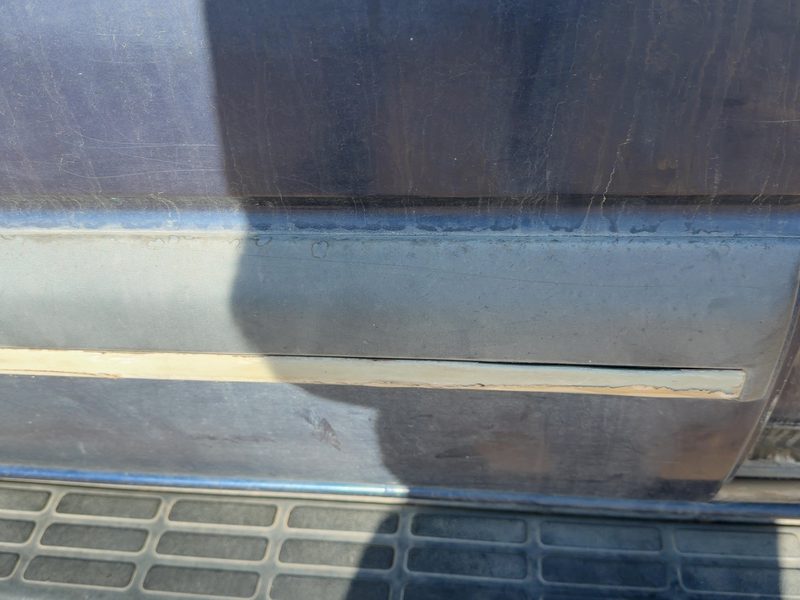 2000-2004 Chevy/gmc Suburban 1500 Series Rear Door Moulding RH