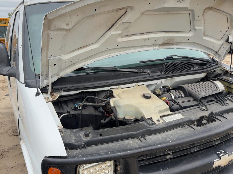 2002 Chevrolet Van Express 2500 Series Hood Hinge RH