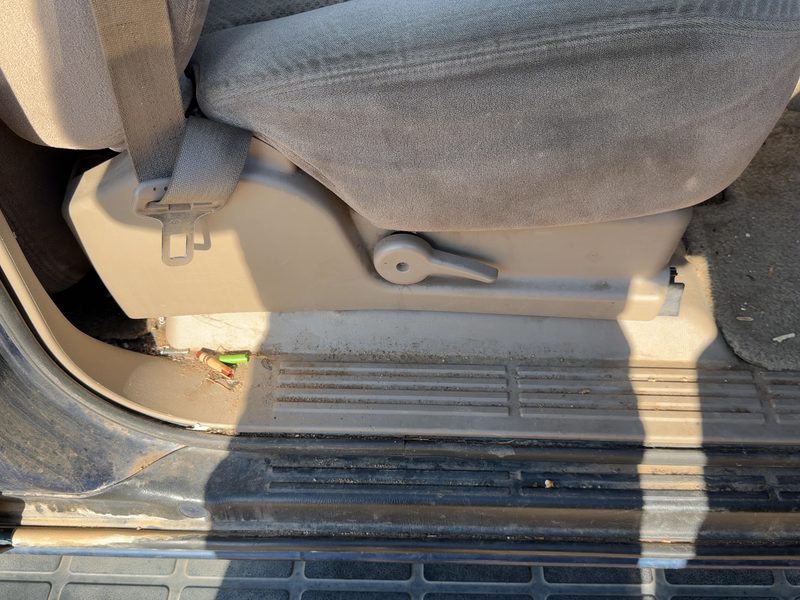 2003 Chevy/gmc Suburban 1500 Series Seat Track RH