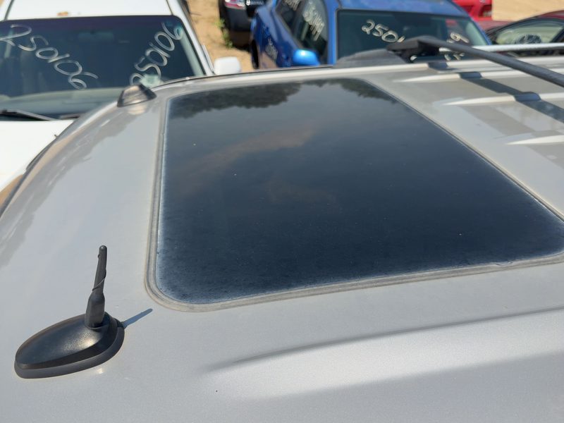2000-2006 Chevy/gmc Suburban 1500 Series Roof Glass (Glass Only)