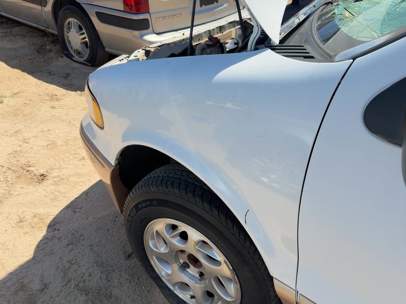 1996-1998 Mercury Villager Fender LH