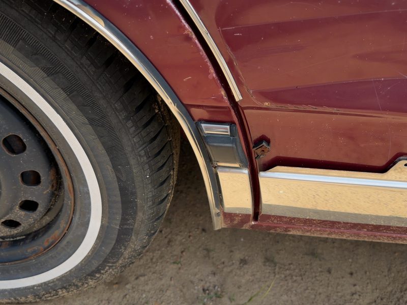 1986 Buick Park Avenue (80&up) Quarter Panel Moulding RH