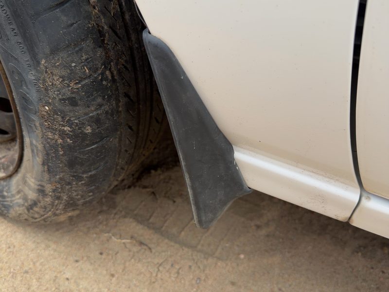 2000-2001 Toyota Camry Fender Moulding LH