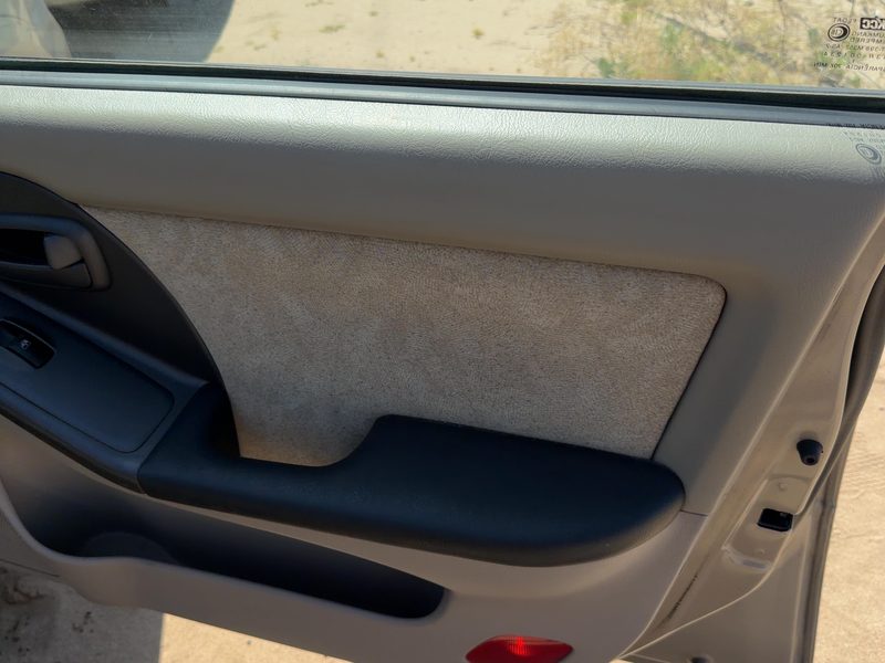 2001-2003 Hyundai Elantra Front Door Trim Panel RH