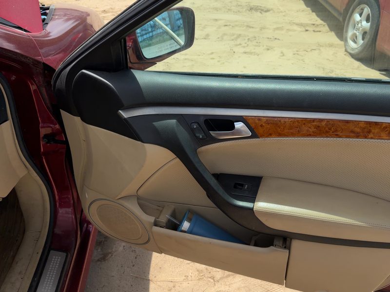 2004-2006 Acura Tl Front Door Trim Panel RH