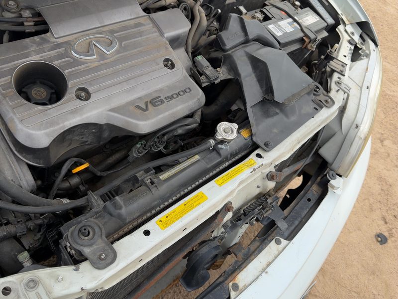 2000-2001 Infiniti I30 Radiator