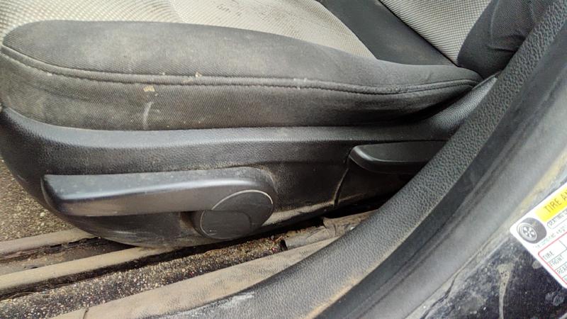 2011 Chevrolet Cruze Seat Track