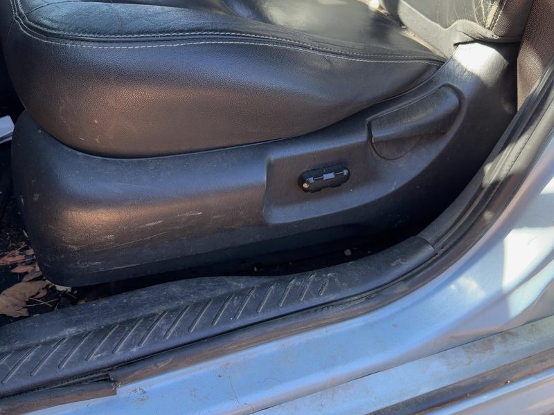 2008 Mercury Mariner Seat Track LH