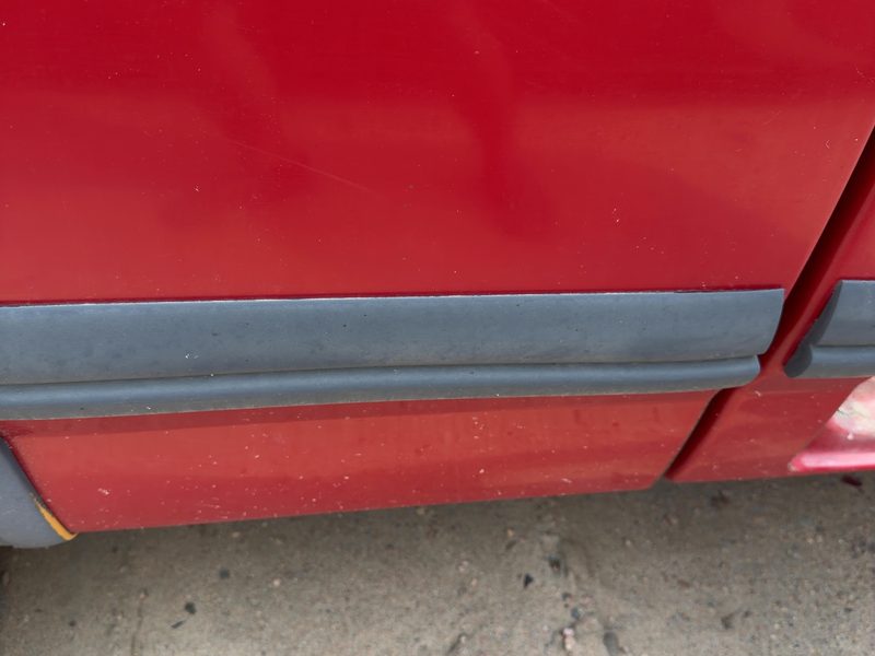 1991 Dodge Dakota (mid-size) Quarter Panel Moulding RH
